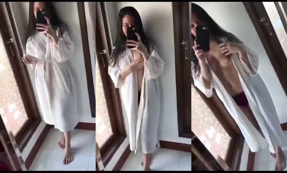 Thumbnail Cewe Pangkalan Lepas Handuk